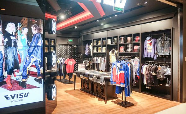 服裝店裝修哪家好，專業(yè)服裝店裝修設(shè)計(jì)