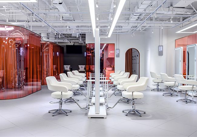 合肥美發(fā)店設(shè)計，如何巧妙利用裝修來吸引顧客主動進(jìn)店?